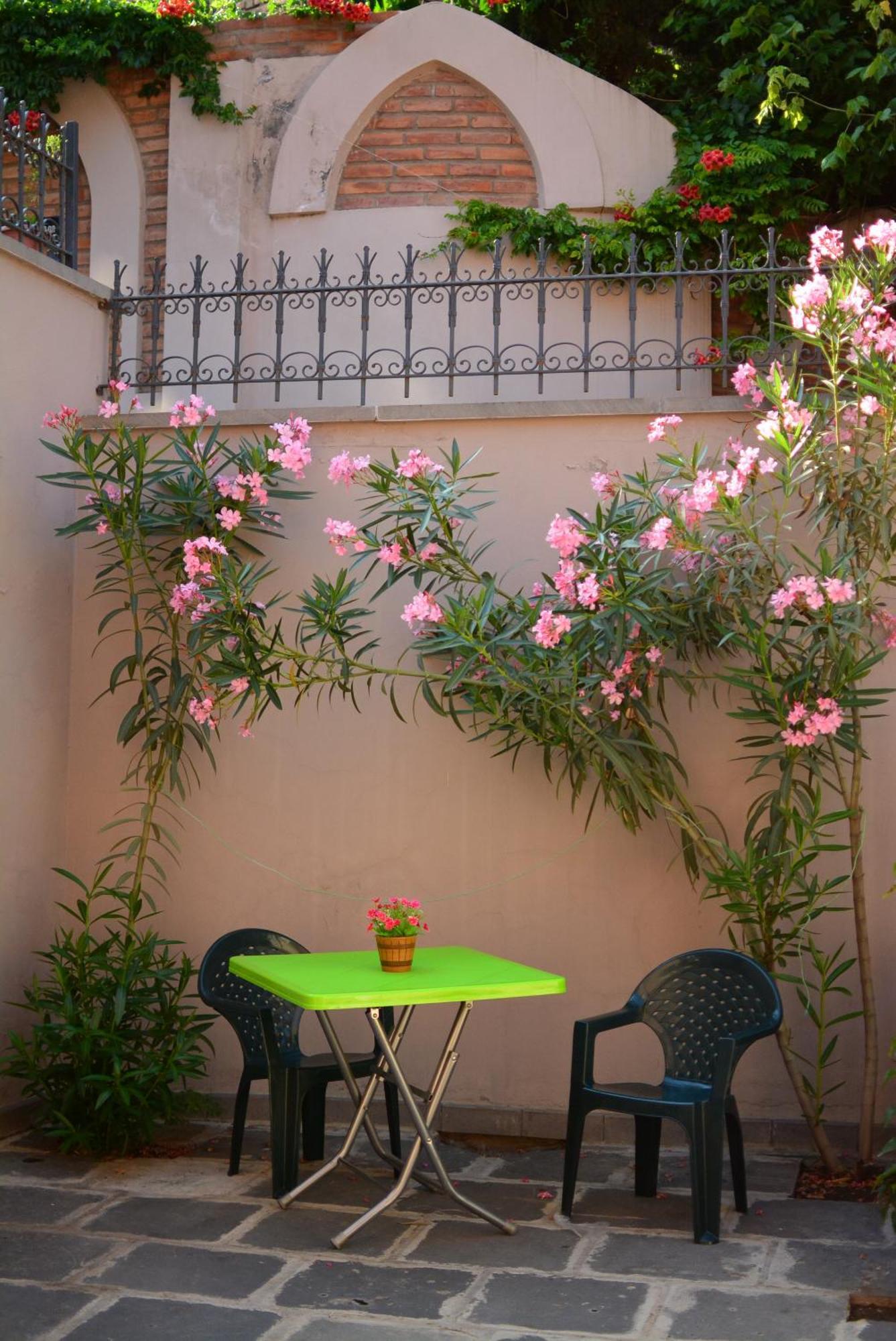 Hotel Canyon Tbilisi Bagian luar foto